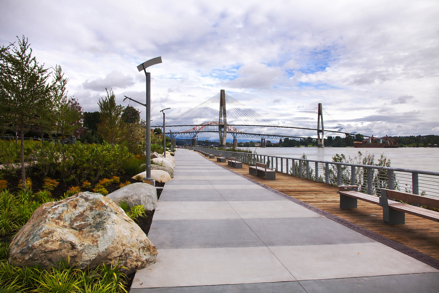 riverwalk-and-bridge-view-in-the-park-directory